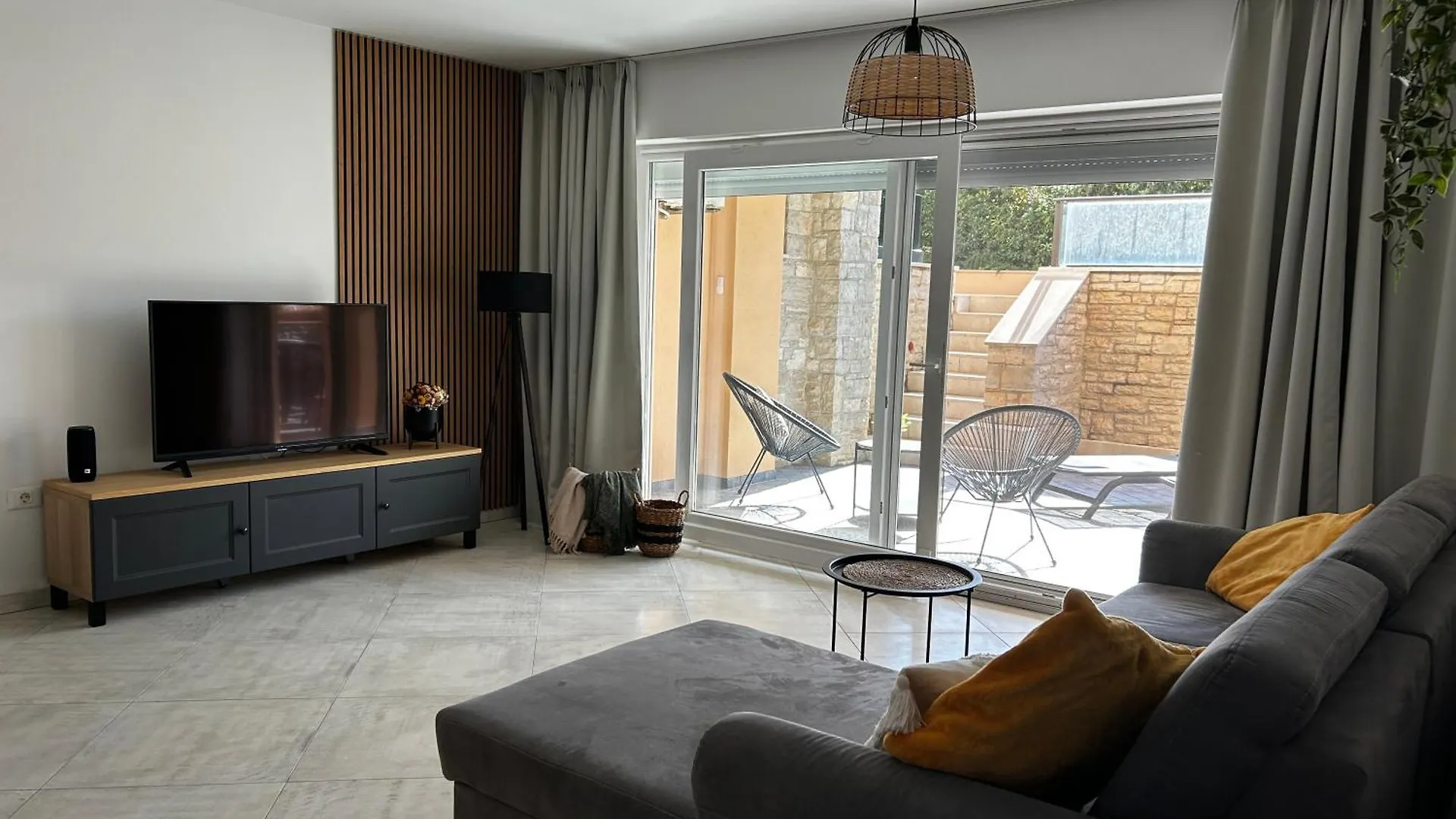 Strandnahes Apartment Posesi Mit Pool Nur 200M! Medulin 0*,  Croatia